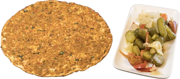 Karışık turşu ile lahmacun